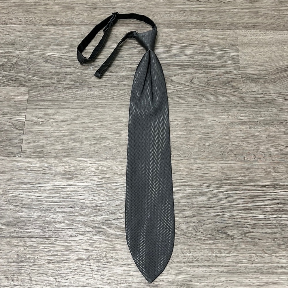 Andrew Fezza Boys silver/gunmetal tie with adjustable neck